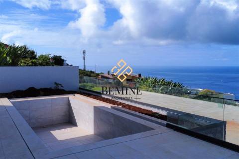 Villa  T3+1 / Moradia de Luxo / Vargem, Calheta - Ilha da Madeira