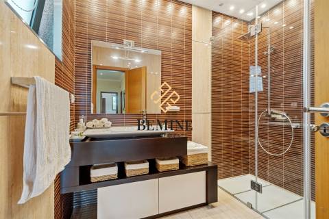 Moradia Geminada T3 / Funchal - Ilha da Madeira