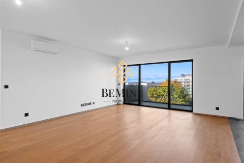 Dubai - Varino 07 / Apartamento T2 / Funchal - Ilha da Madeira