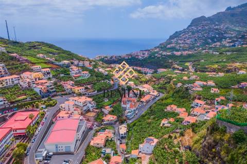 Moradia T3 / Câmara de Lobos - Ilha da Madeira
