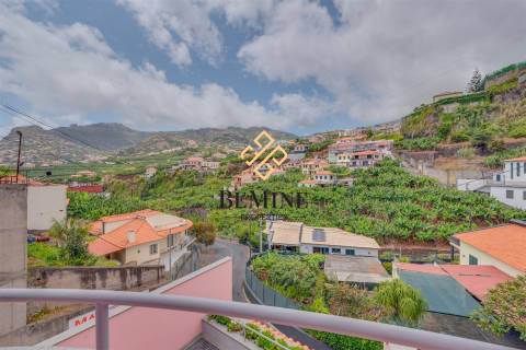 Moradia T3 / Câmara de Lobos - Ilha da Madeira