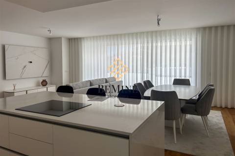 Edifício Uptown 13 / Apartamento T5 Duplex / Funchal  - Ilha da Madeira