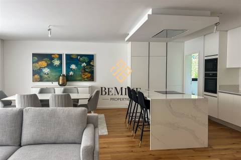 Edifício Uptown 13 / Apartamento T5 Duplex / Funchal  - Ilha da Madeira