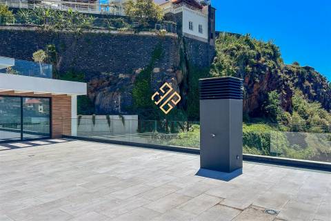 Edifício Uptown 13 / Apartamento T5 Duplex / Funchal  - Ilha da Madeira