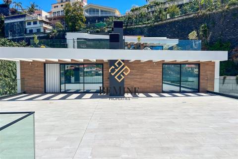 Edifício Uptown 13 / Apartamento T5 Duplex / Funchal  - Ilha da Madeira