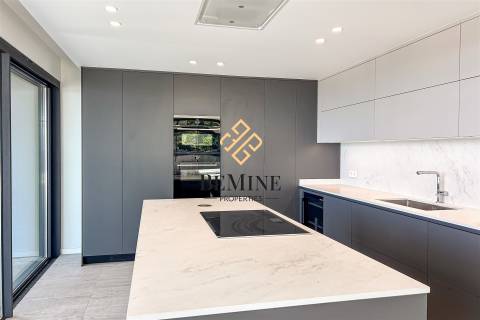 Amparo Residence / Apartamento T4 / Funchal - Ilha da Madeira