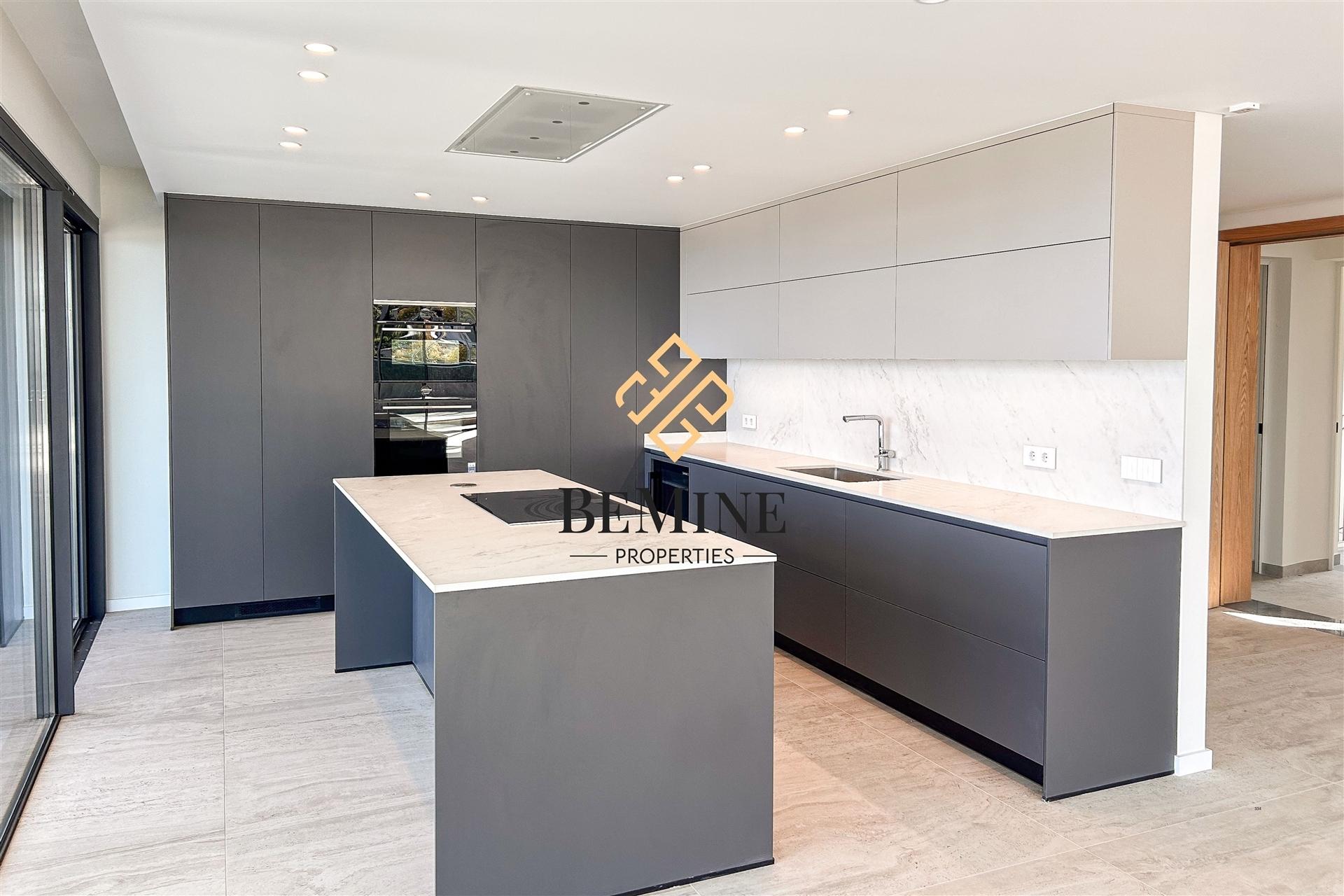Amparo Residence / Apartamento T4 / Funchal - Ilha da Madeira