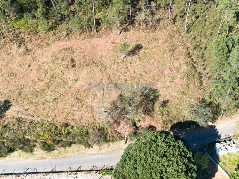 Lote de Terreno com Projeto Aprovado em Creixomil, Barcelos
