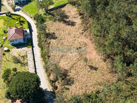 Lote de Terreno com Projeto Aprovado em Creixomil, Barcelos