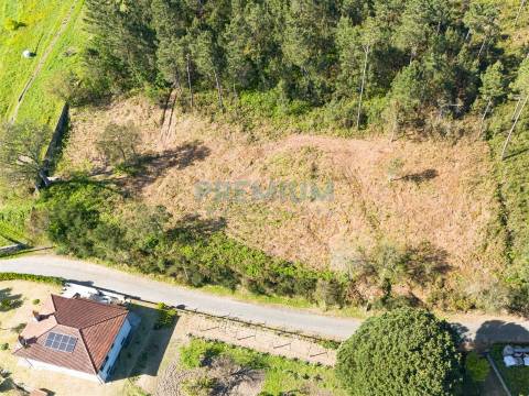Lote de Terreno com Projeto Aprovado em Creixomil, Barcelos