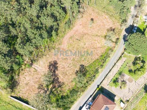 Lote de Terreno com Projeto Aprovado em Creixomil, Barcelos