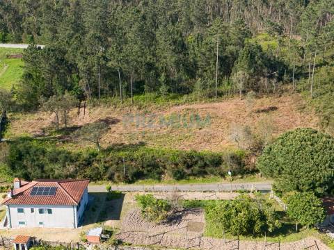 Lote de Terreno com Projeto Aprovado em Creixomil, Barcelos