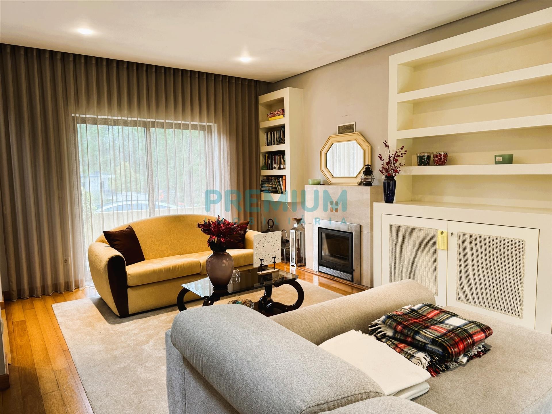 Moradia Geminada T3 Venda em Palmeira de Faro e Curvos,Esposende