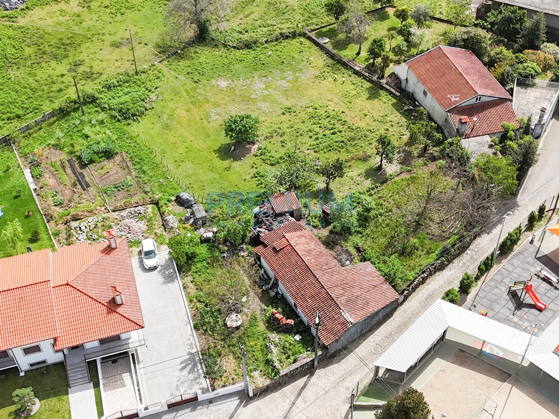Moradia para Restaurar T5 Venda em Roriz,Barcelos