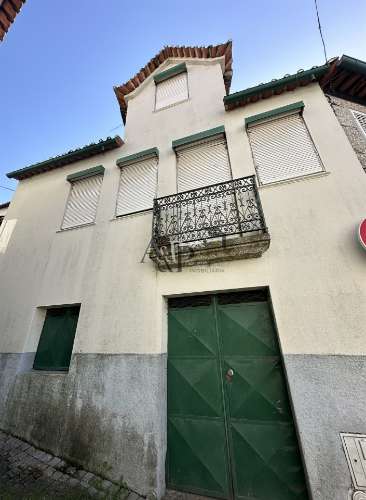 Moradia para Restaurar T4 Venda em Ferreirós do Dão,Tondela