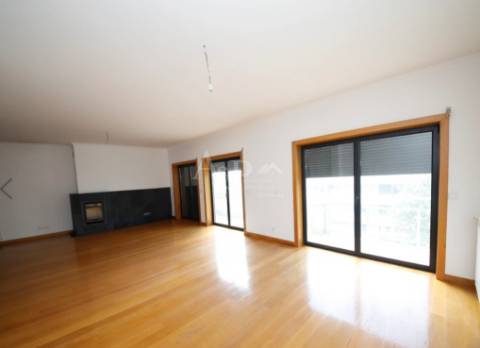 Apartamento T2+3 Venda em Repeses e São Salvador,Viseu