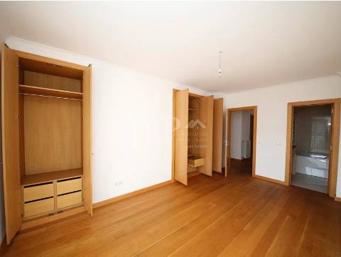 Apartamento T3 TRIPLEX Venda em Viseu,Viseu