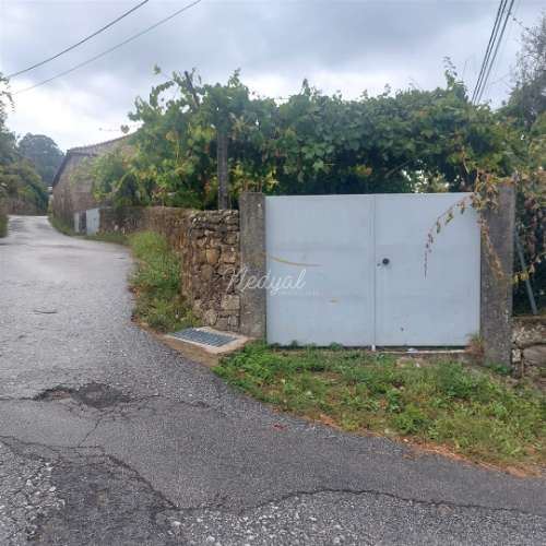 Moradia em pedra para restauro em Vila Verde - Excelente oportunidade! Nedyal-Imobiliária