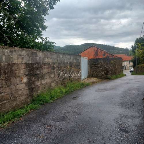 Moradia em pedra para restauro em Vila Verde - Excelente oportunidade! Nedyal-Imobiliária