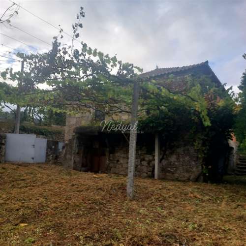 Moradia em pedra para restauro em Vila Verde - Excelente oportunidade! Nedyal-Imobiliária