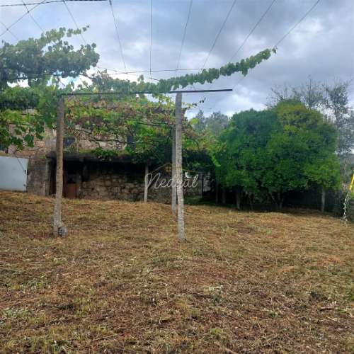 Moradia em pedra para restauro em Vila Verde - Excelente oportunidade! Nedyal-Imobiliária