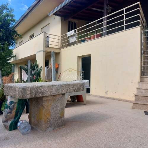 Excelente moradia T4 em pleno centro de Amares!