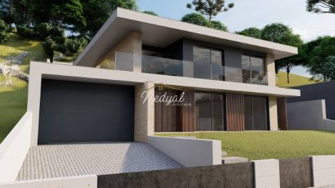 Moradia contemporânea isolada com piscina e vistas desafogadas em Vila Verde