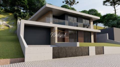 Moradia contemporânea isolada com piscina e vistas desafogadas em Vila Verde