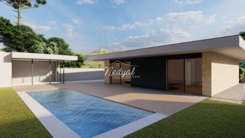 Moradia contemporânea isolada com piscina e vistas desafogadas em Vila Verde