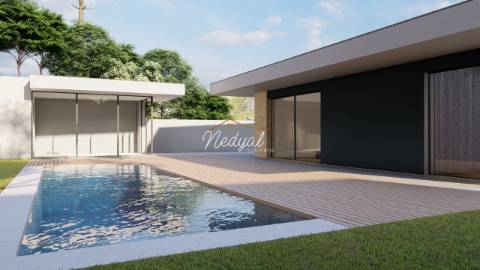 Moradia contemporânea isolada com piscina e vistas desafogadas em Vila Verde