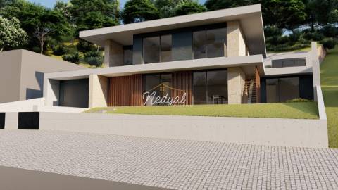 Moradia contemporânea isolada com piscina e vistas desafogadas em Vila Verde