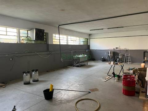 Armazém no Centro de Guimarães