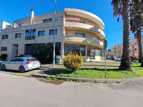 Loja frente 35 metros Madalena