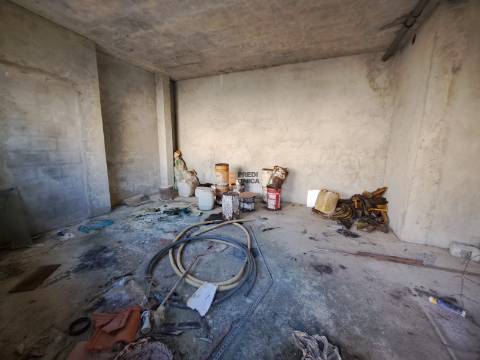 Loja frente 35 metros Madalena