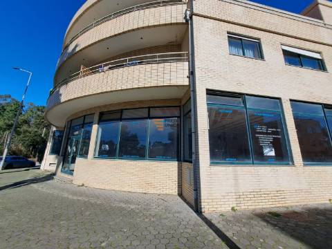 Loja frente 35 metros Madalena