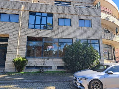 Loja frente 35 metros Madalena