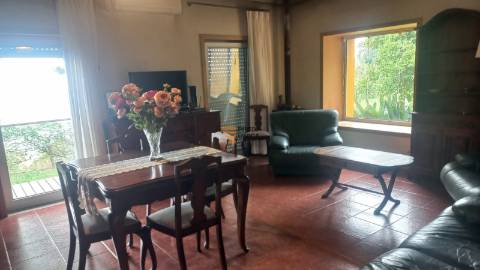 Moradia T2 Arrendamento em Carvalhosa,Paços de Ferreira