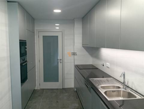 Apartamento T3 Venda em Cedofeita, Santo Ildefonso, Sé, Miragaia, São Nicolau e Vitória,Porto