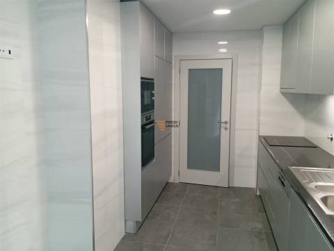 Apartamento T3 Venda em Cedofeita, Santo Ildefonso, Sé, Miragaia, São Nicolau e Vitória,Porto