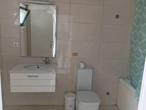 Moradia T2 Ramalde - Oferta ato escritura -Com rendimento