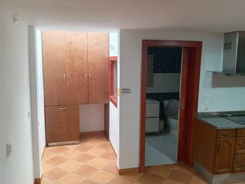 Moradia T2 Ramalde - Oferta ato escritura -Com rendimento