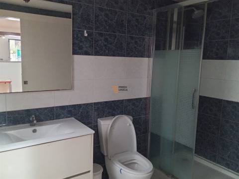 Moradia T2 Ramalde - Oferta ato escritura -Com rendimento