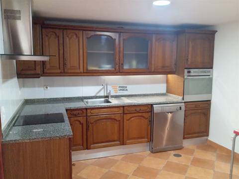 Moradia T2 Ramalde - Oferta ato escritura -Com rendimento