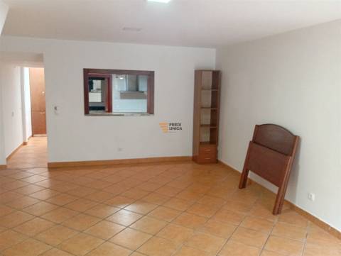 Moradia T2 Ramalde - Oferta ato escritura -Com rendimento