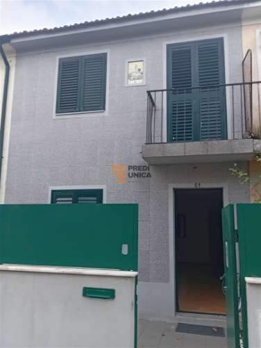 Moradia T2 Ramalde - Oferta ato escritura -Com rendimento