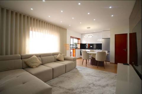 T2+1 Renovado em Ermesinde