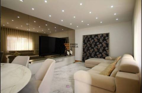 T2+1 Renovado em Ermesinde