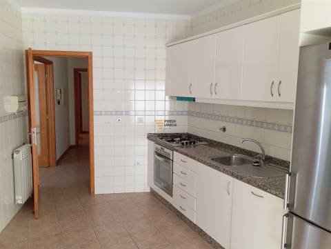 T2 para Arrendamento em Miramar