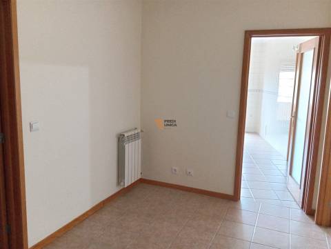 T2 para Arrendamento em Miramar