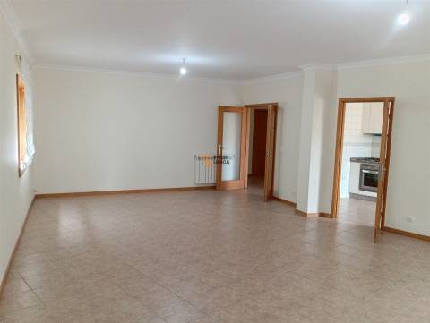 T2 para Arrendamento em Miramar